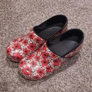 Sanita Clogs
